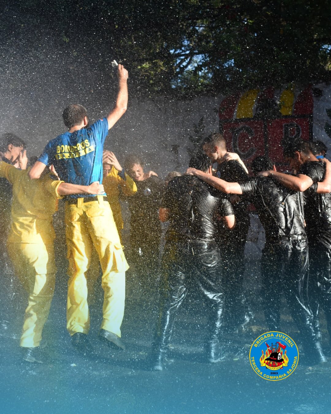 Celebración bajo el agua durante la Bandaliza
